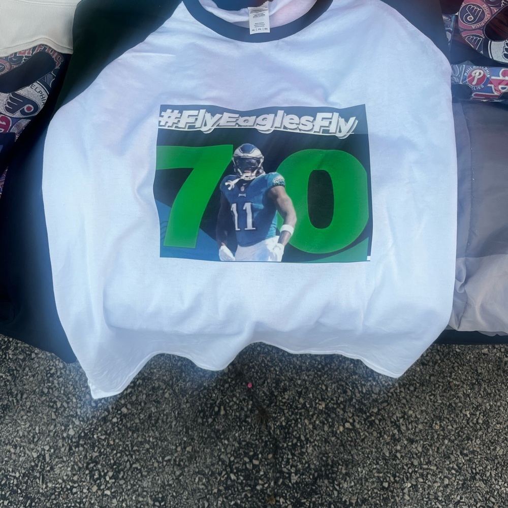 T shirts , sweaters and hoodies